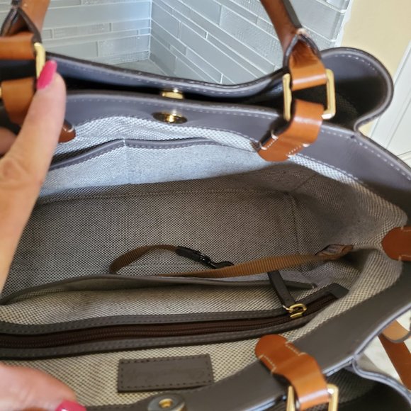 NWOT Dooney and Bourke City Barlow Crossbody Taupe Perfect Condition - Picture 15 of 16